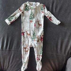 Festive Holiday Kids One Piece Pajama pottery Barn kids (3-6)
